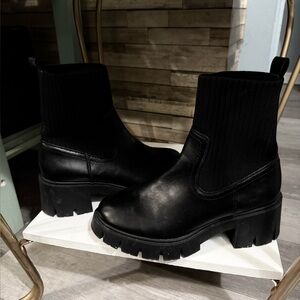 “Callitspring” woman’s stylish boots worn once.  %100 Vegan free